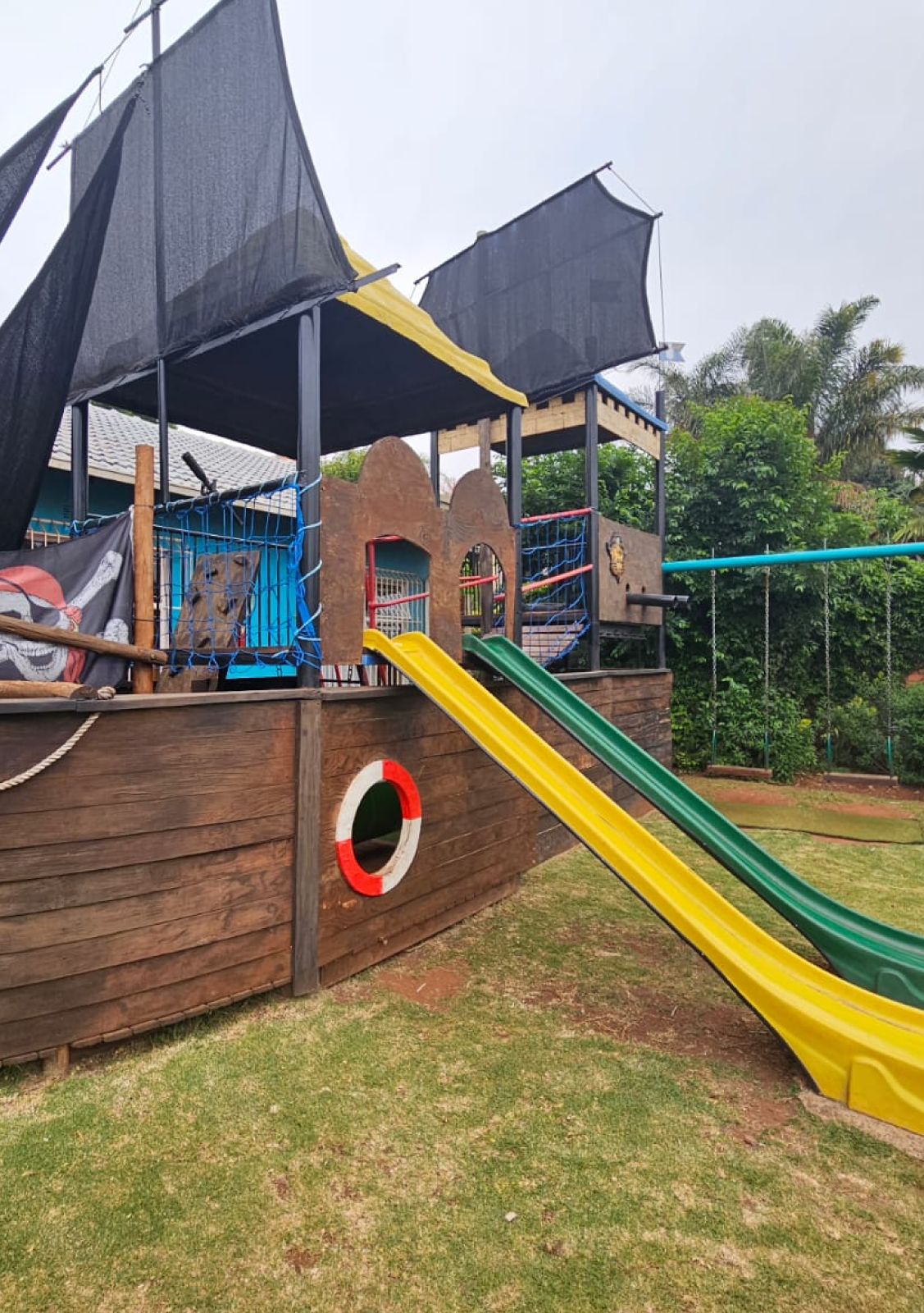 Kids Play Ship